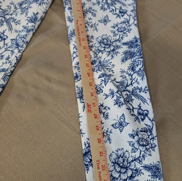 Talbots Size 4 Petite Slim Fit Blue Ankle White Floral Toile Print Skinny Jeans - Picture 7 of 8